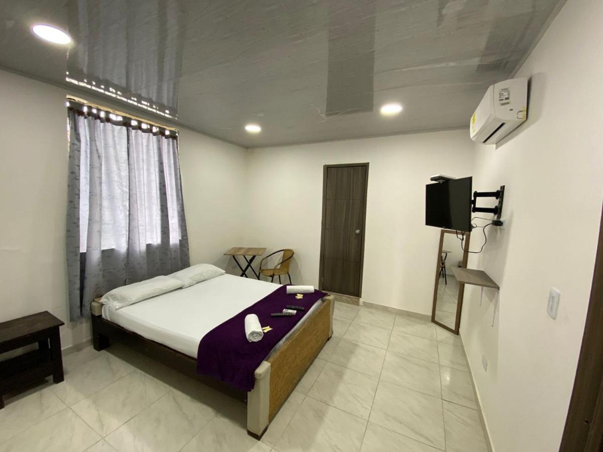 Petronio'S Hostel Cali Exterior photo