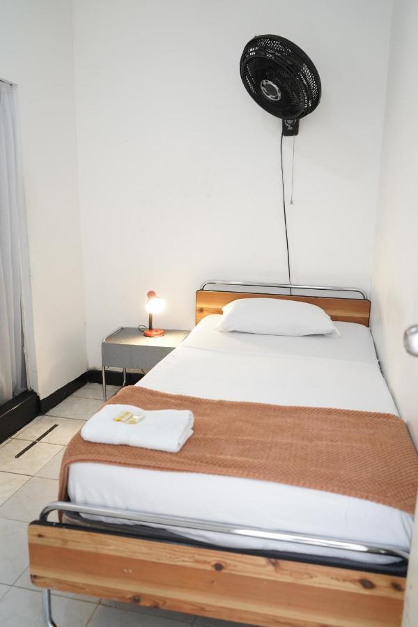Petronio'S Hostel Cali Exterior photo